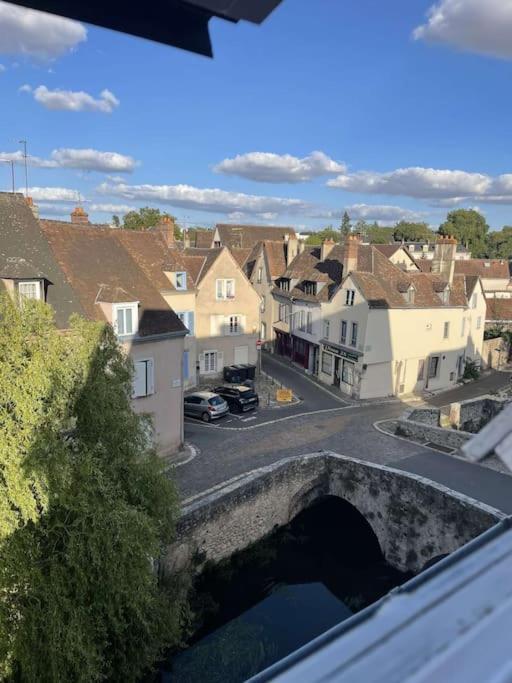 Appartement Duplex Bord De L'Eure - Parking Inclus - Jolie Vue Sur La Cathedrale à Chartres Extérieur photo